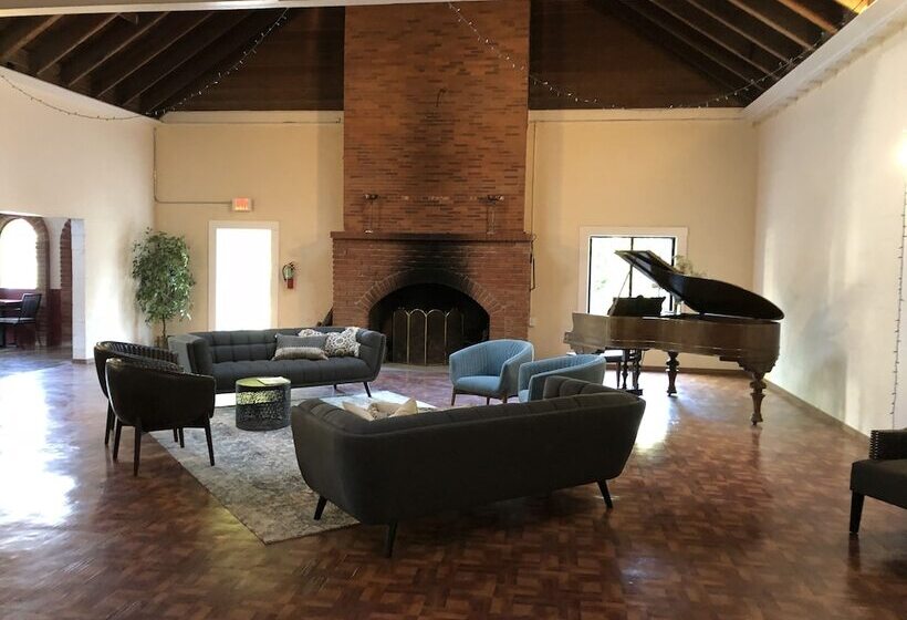 ホテル Surrey Resort