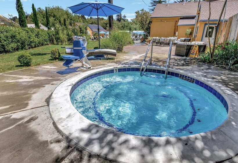 ホテル Surrey Resort