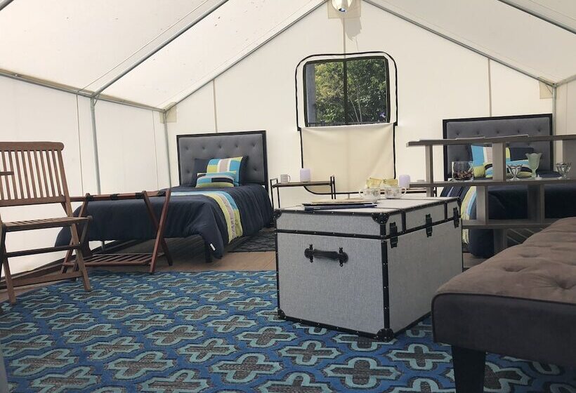 ホテル Surrey Resort