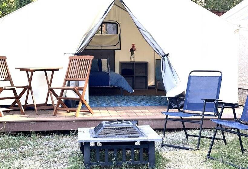 ホテル Surrey Resort