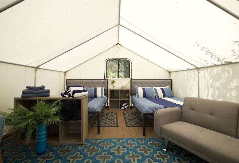 ホテル Surrey Resort