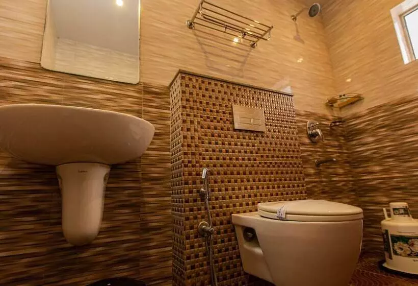 Hotelli Woodside Residency Thekkady