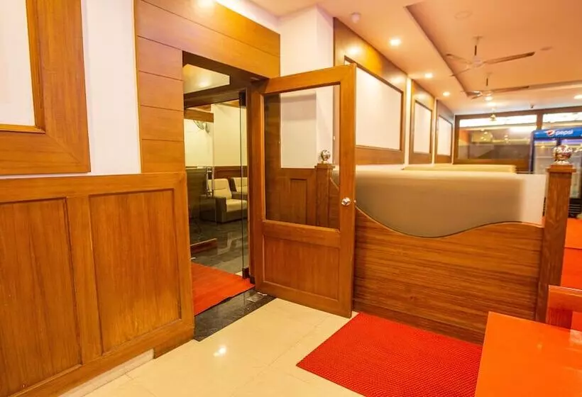 Hotelli Woodside Residency Thekkady