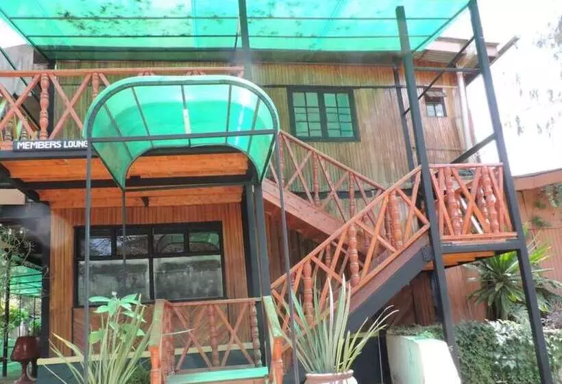 پانسیون Lions Court Lodge