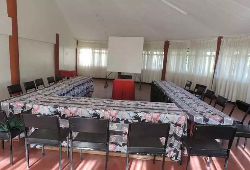 پانسیون Lions Court Lodge