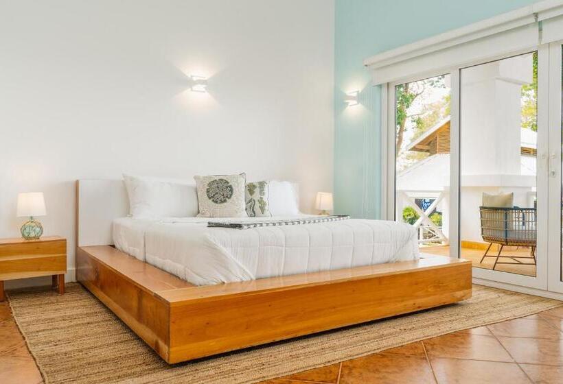 هتل Blue Roatan Resort