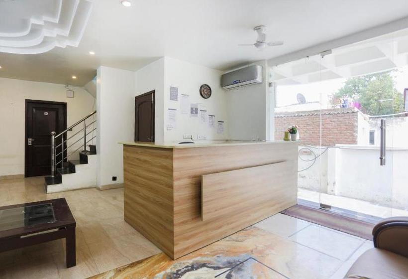 فندق Capital O 74104 The Nest Expo