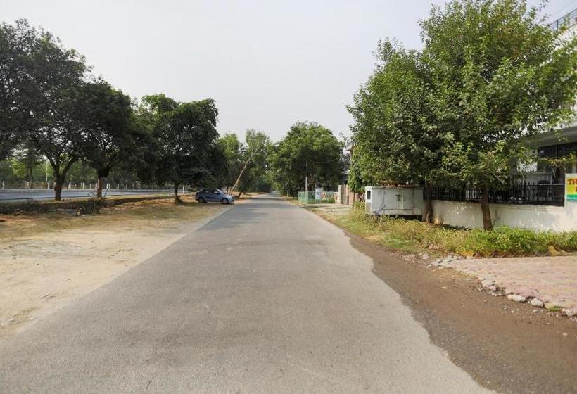 فندق Capital O 74104 The Nest Expo