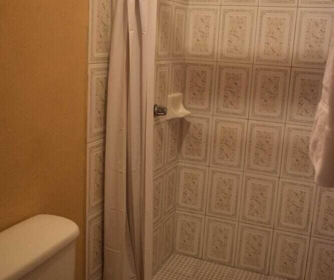 Отель Hacienda Los Generales