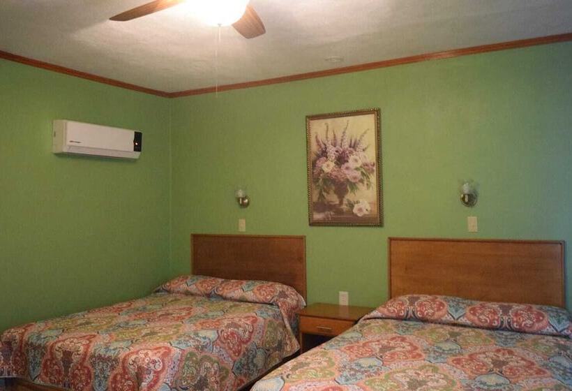 Отель Hacienda Los Generales