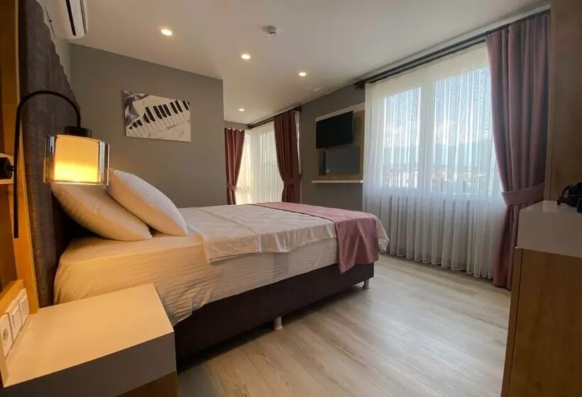 Hotelli L Opera Deluxe