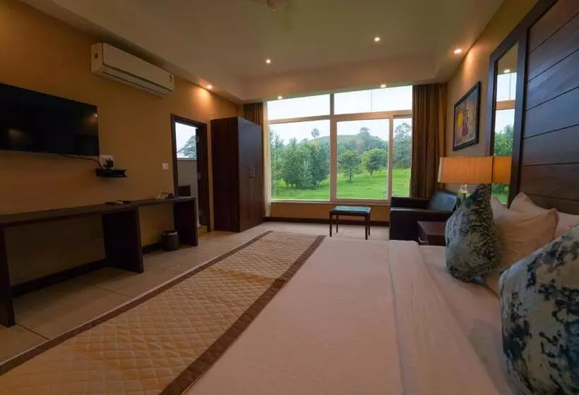 Hotelli Neugal Riverfront Resort