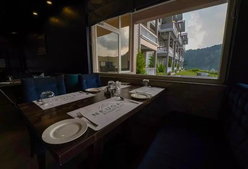 Hotelli Neugal Riverfront Resort