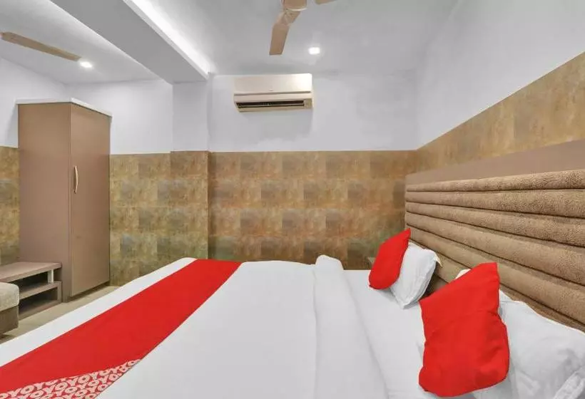 Super Hotel O Sada Shiv Guest House