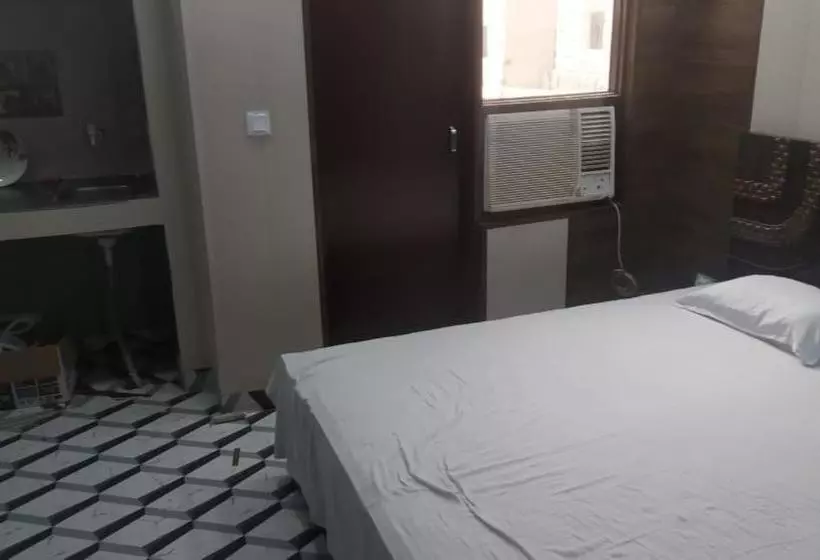 ホテル Capital O 82284 Pl Guest House