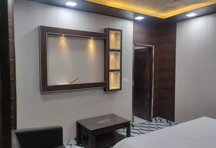 ホテル Capital O 82284 Pl Guest House