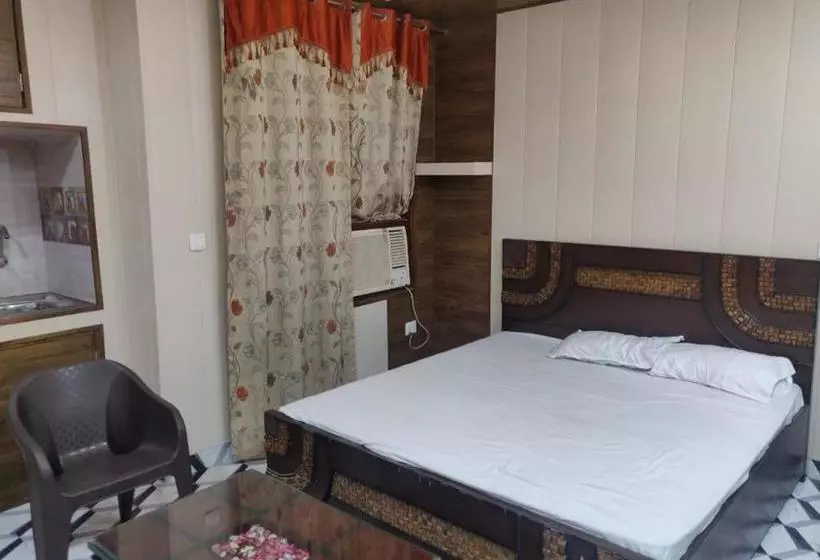 ホテル Capital O 82284 Pl Guest House