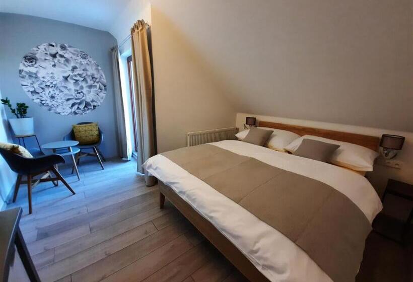 膳宿费 Penzion Zahrada Nad řekou, Restaurace A Kavárna Parkování Grátis