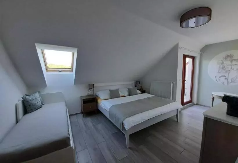ペンション Penzion Zahrada Nad řekou, Restaurace A Kavárna   Parkování Grátis
