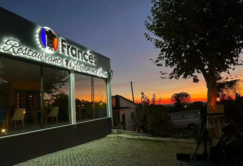 تختخواب و صبحانه O Frances