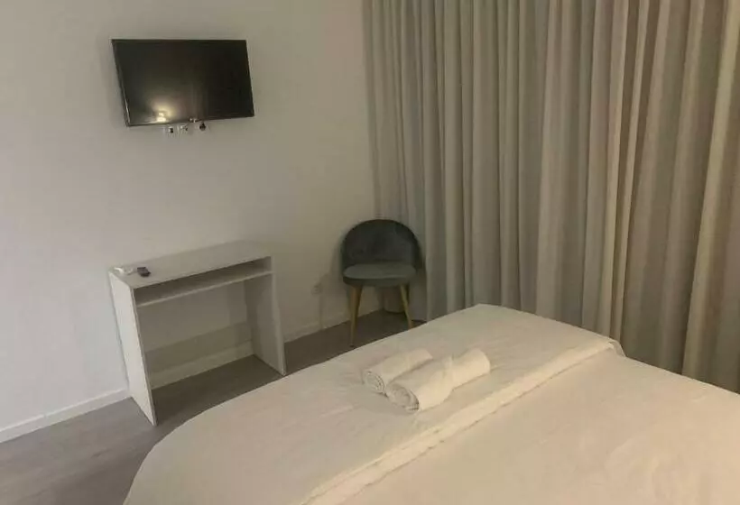 تختخواب و صبحانه O Frances