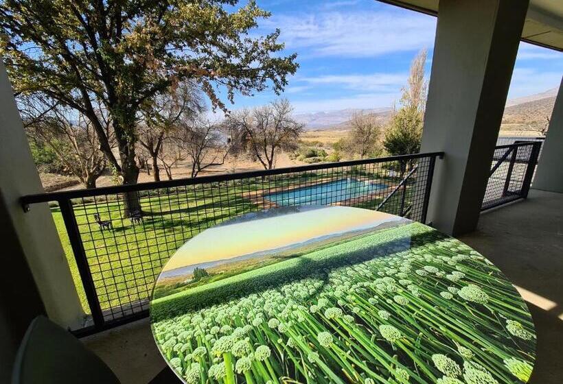 فندق Avondrust Guest House