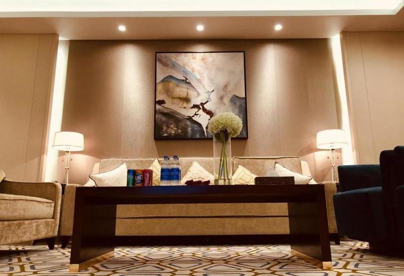 هتل Gwadar Business Center