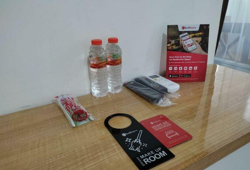 Hotel Reddoorz Near Rita Super Mall Purwokerto