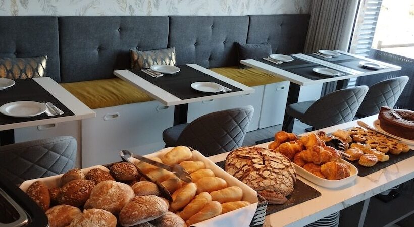 هتل Villa Regadio