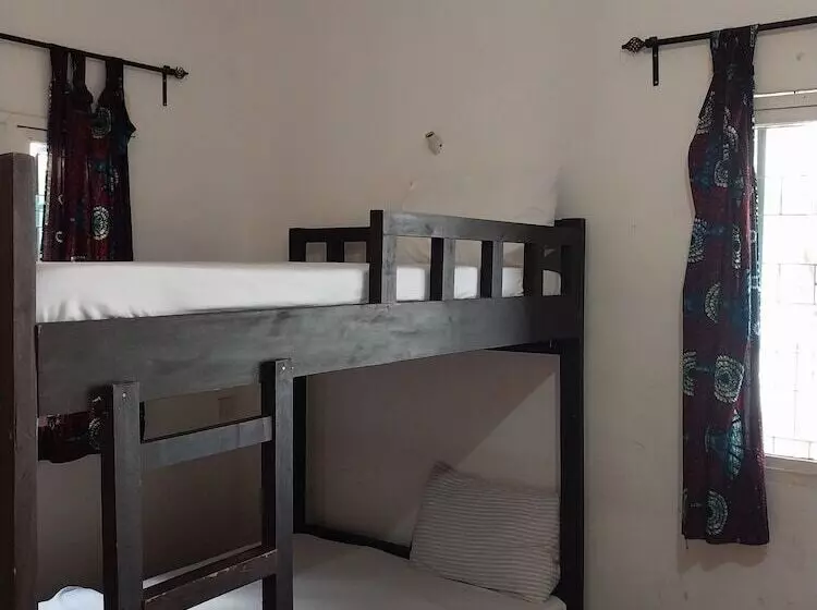 پانسیون Green Garden Guest House