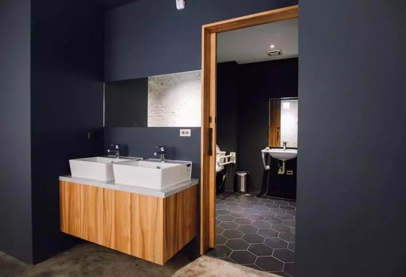 هاستل Drizzle Inn