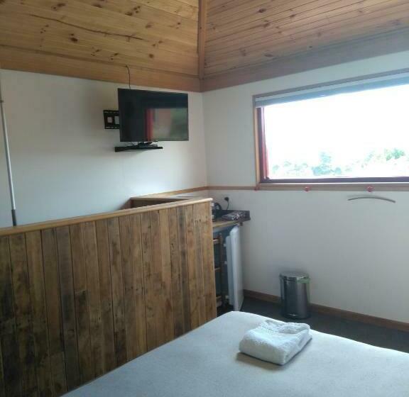 ホテル Cherry Top Farmstay  Boutique Eco Village