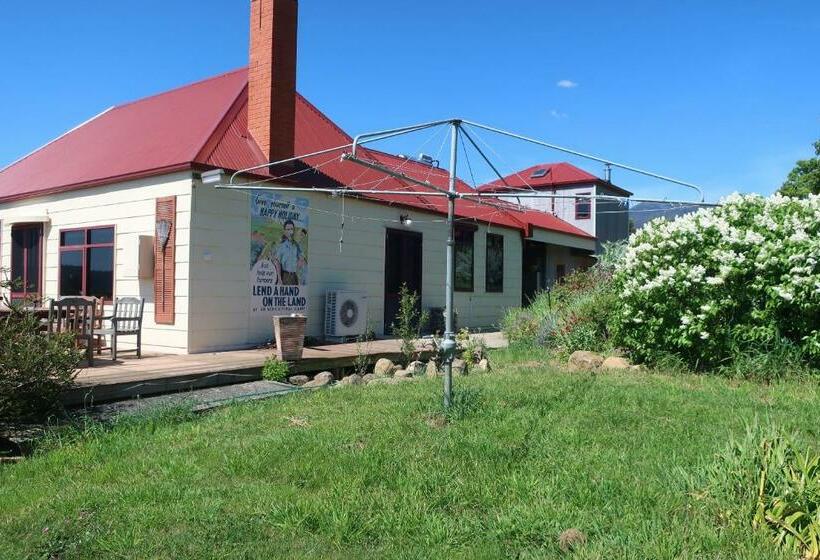 ホテル Cherry Top Farmstay  Boutique Eco Village