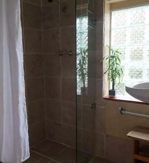 Hotelli Cherry Top Farmstay  Boutique Eco Village