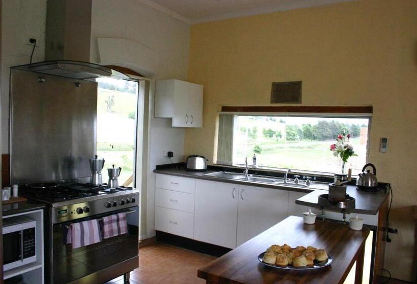 ホテル Cherry Top Farmstay  Boutique Eco Village