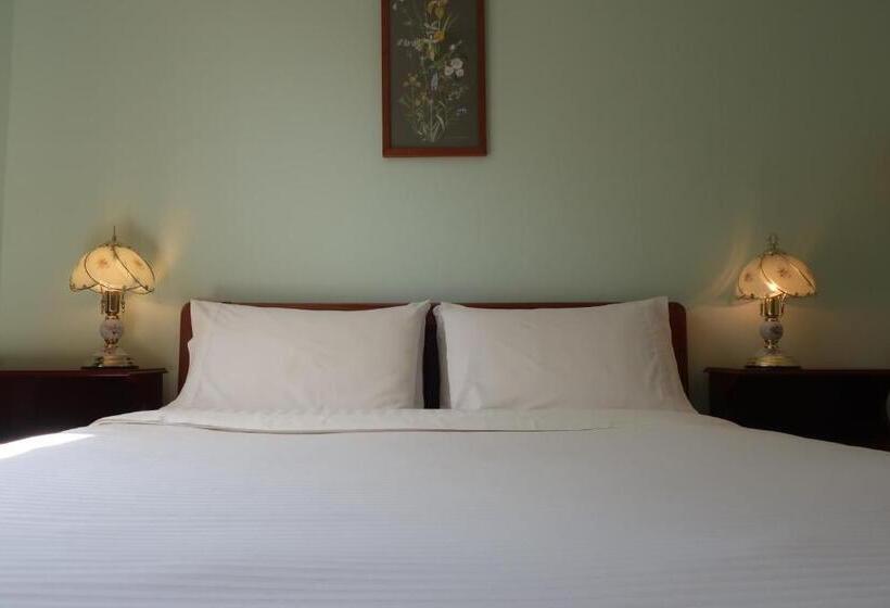 ホテル Cherry Top Farmstay  Boutique Eco Village