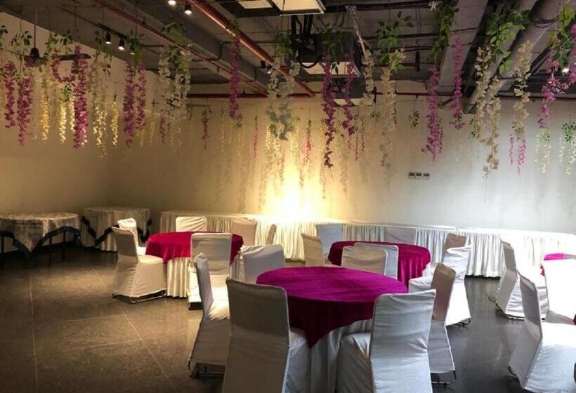 בית מלון כפרי Comfort Inn Dhaliwals, Gurgaon