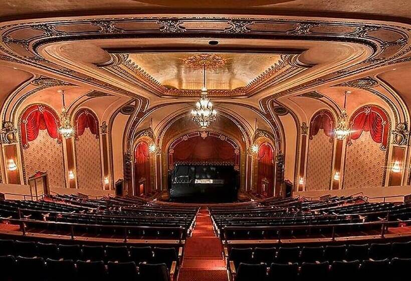 Отель Kinn Guesthouse Downtown