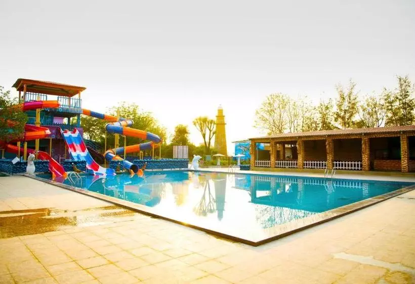 Hotelli Lighthouse Waterpark And Resort