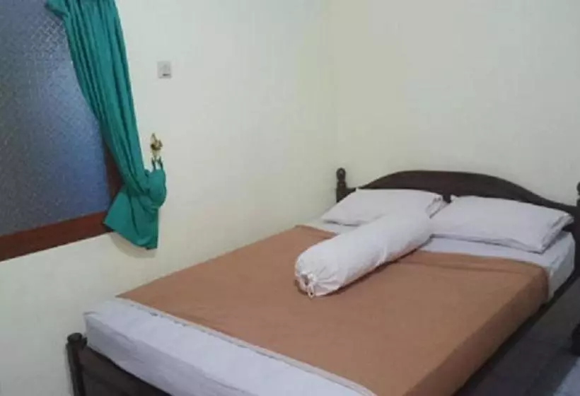 Hotelli Oyo 90552 Sayang Heulang Karang Laut