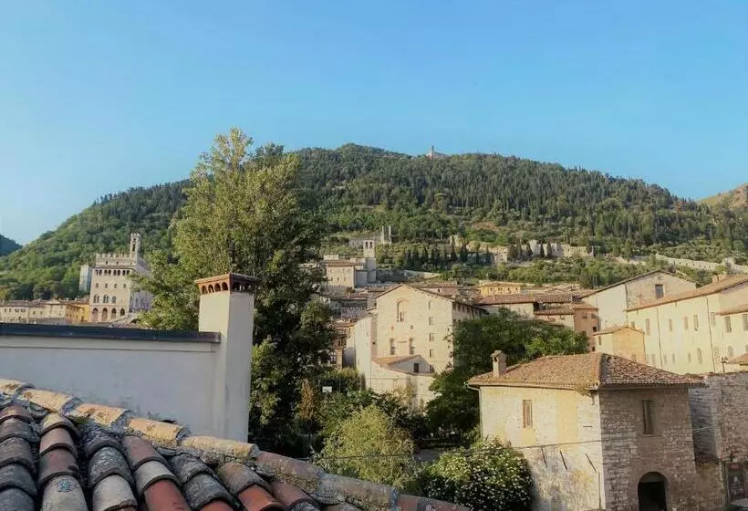 Hotelli San Francesco E Il Lupo
