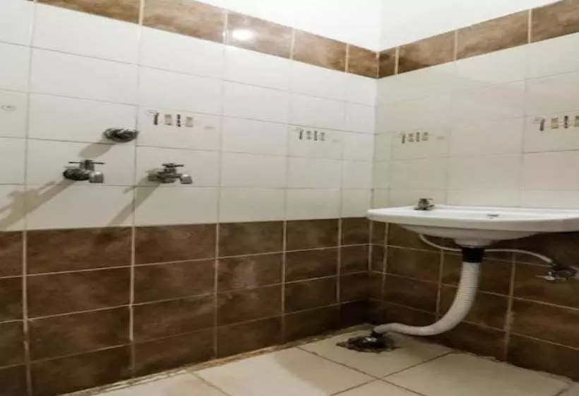 ホテル Spot On 81496 Maruti Nandan Guest House