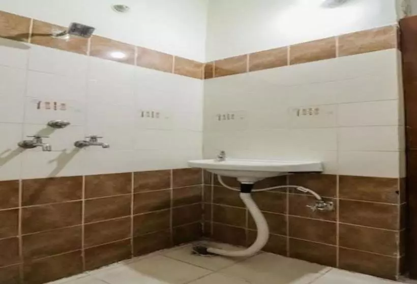 ホテル Spot On 81496 Maruti Nandan Guest House