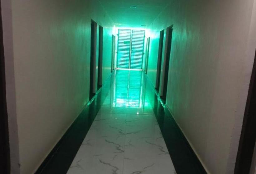 호텔 Spot On 81496 Maruti Nandan Guest House