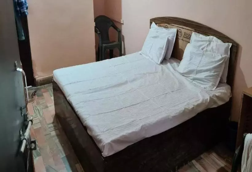 ホテル Spot On 81496 Maruti Nandan Guest House