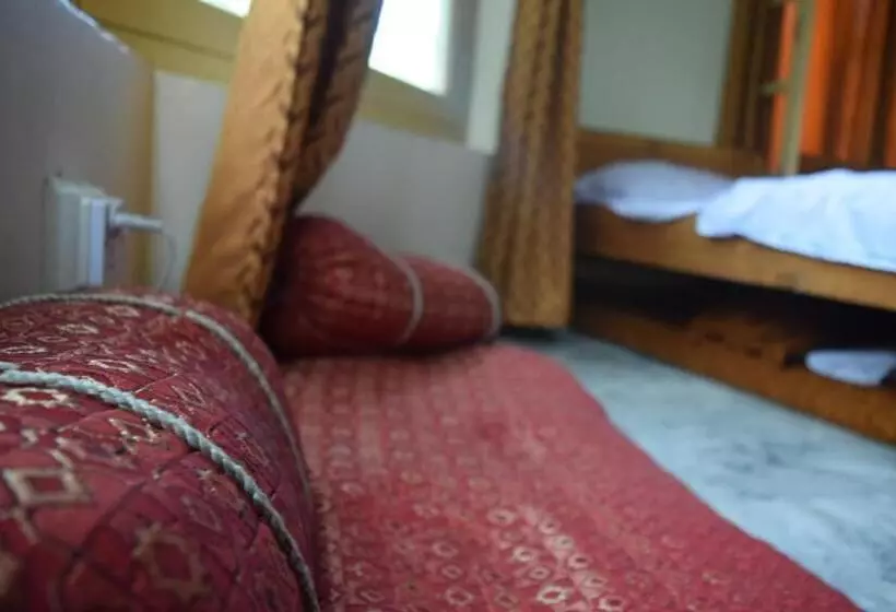 پانسیون Chitral Green Guest House