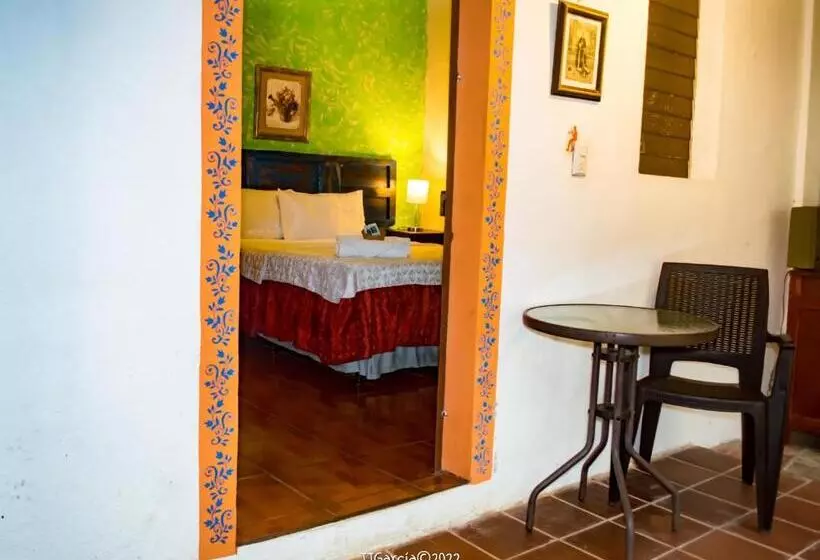 ユースホステル Hostal Koltin Suchitoto