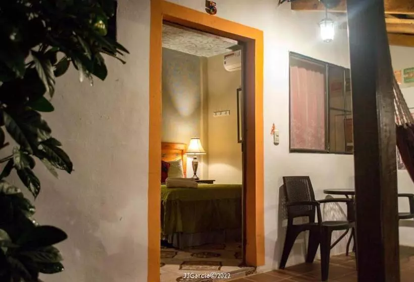 ユースホステル Hostal Koltin Suchitoto