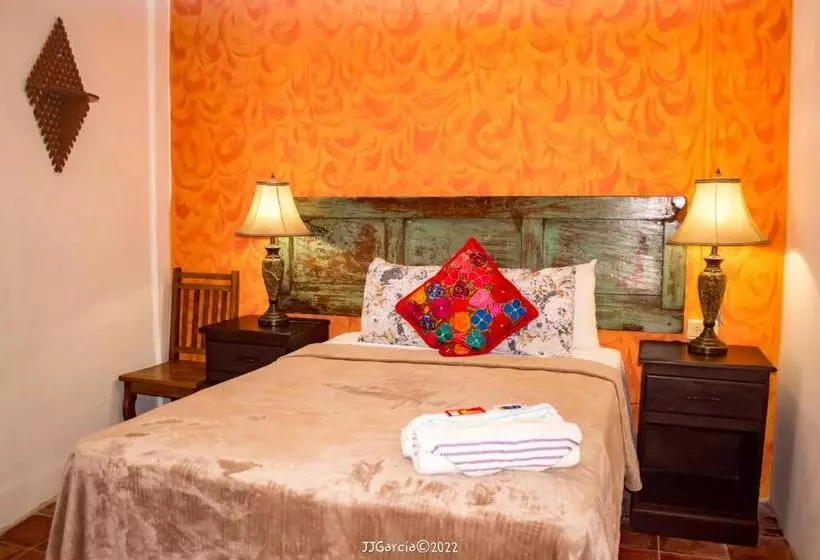 ユースホステル Hostal Koltin Suchitoto
