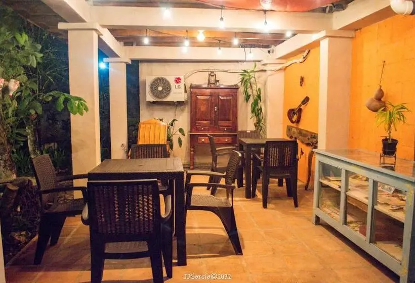 ユースホステル Hostal Koltin Suchitoto